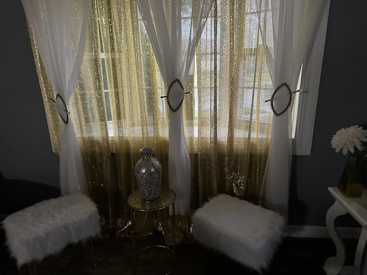 Snatched Body Recovery House - Photo 4