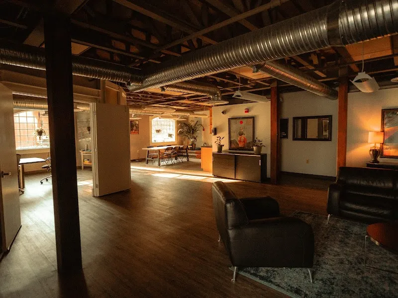 Glass House - Photo 1