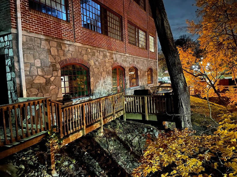 Glass House - Photo 3