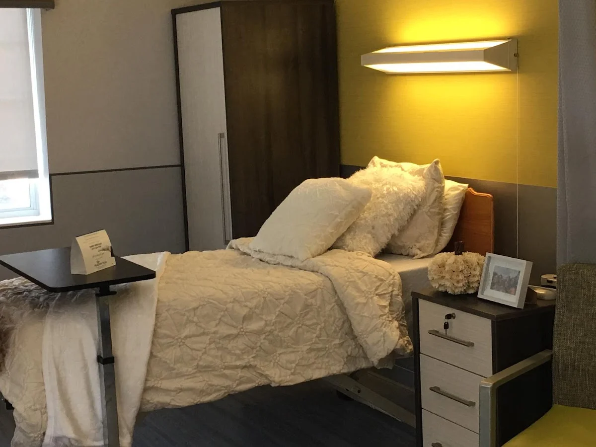 Meadow Park Rehabilitation & Healthcare - Photo 5