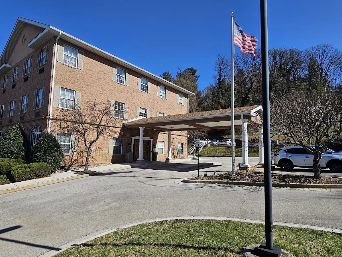 Roland Park Rehabilitation and Healthcare Center - Photo 3